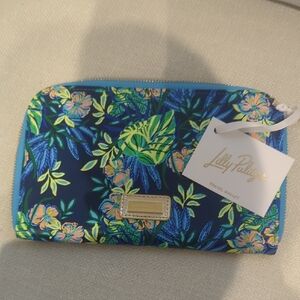 Lilly Pulitzer Floral Travel Wallet NWT